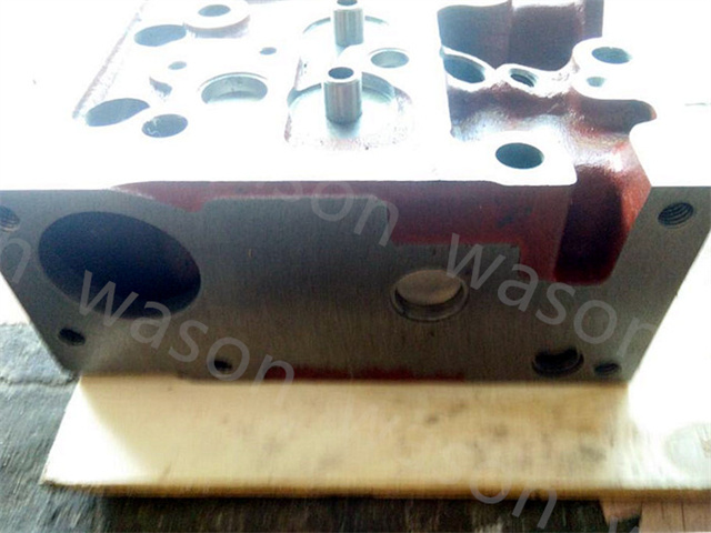 6D95 Cylinder Head