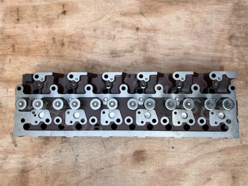 6D95 Cylinder Head