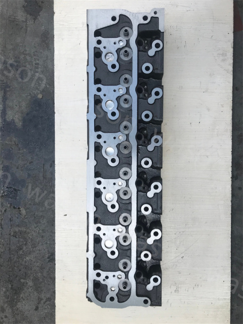 6D108 Cylinder Head Assembly