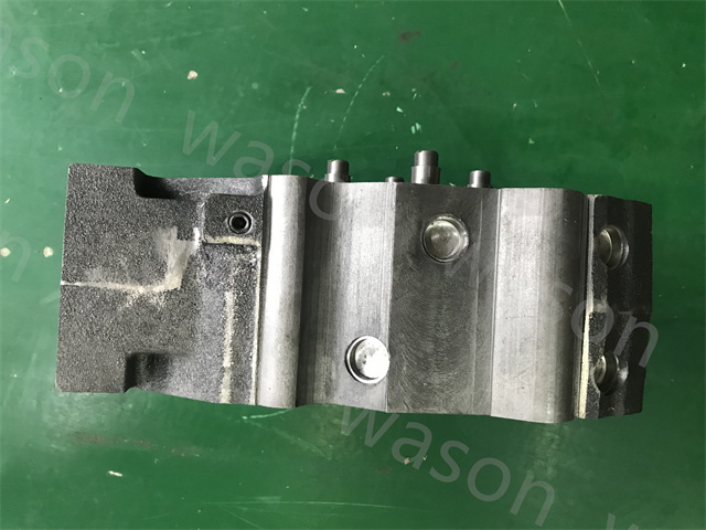 6D140 Cylinder Head Assembly