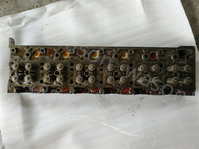 6WG1 Cylinder Head Assembly