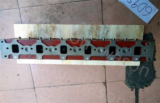 6D95 Cylinder Head