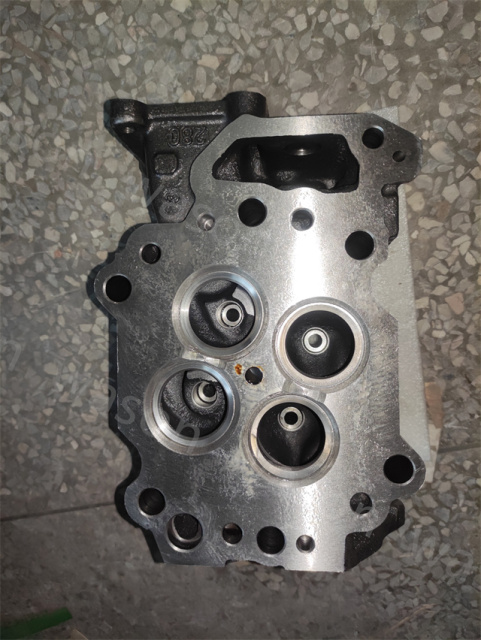 6D125 Cylinder Head 6151-11-1102/6151-12-110 PC400-5/6