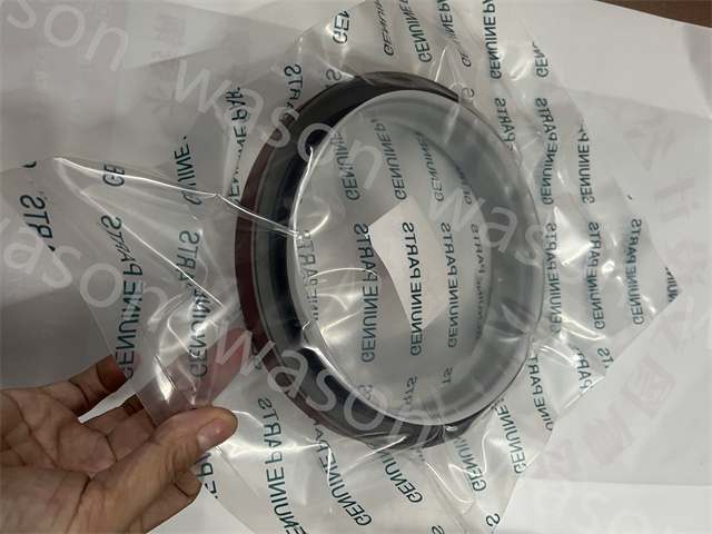 6D125 6D140  Rear Oil Seal  6151-21-4150
