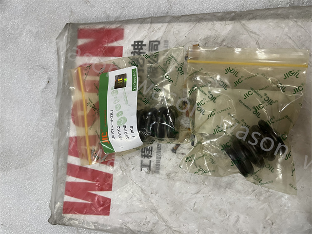 HPV102 Excavator Hydraulic Spare Parts For EX200-5/6