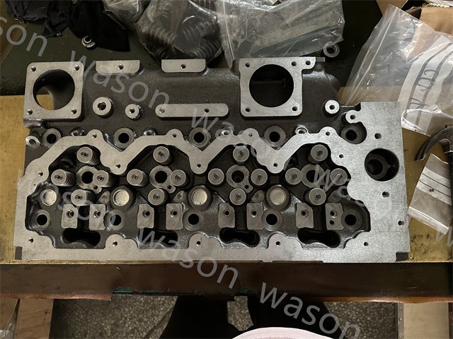 E312/E320GC D3K 1104D-E44TA/C4.4 Electronic Fuel Injection Cylinder head 298-4526/397-1554 T419169