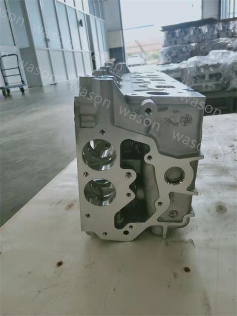 YD25 Cylinder Head Assembly