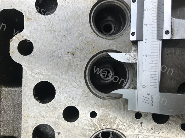 V2403 Cylinder Head Assembly
