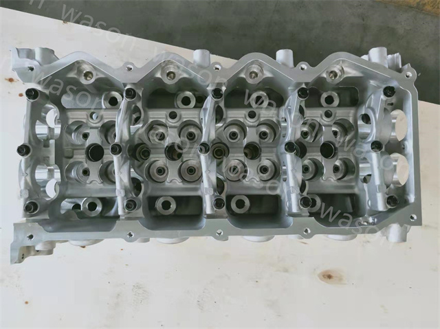 YD25 Cylinder Head Assembly