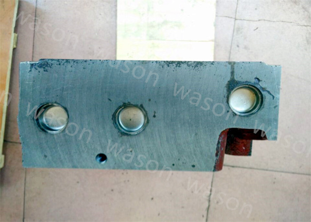 4D95L Cylinder Head Assembly