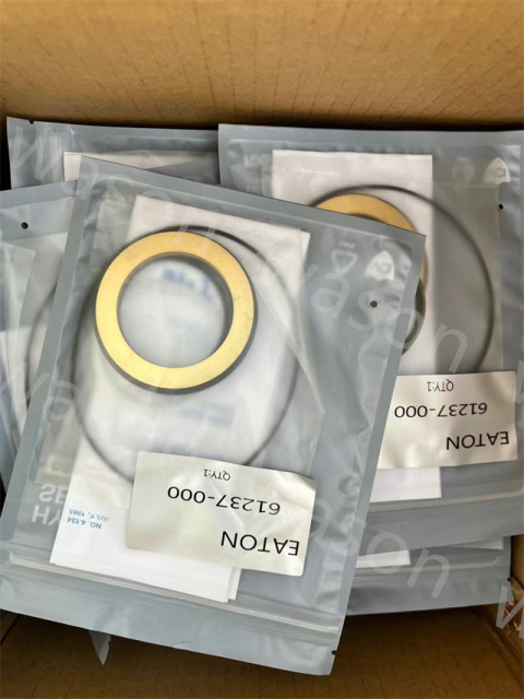 Eaton Hydraulic Pump Seal Kit  60540-000 61329-000