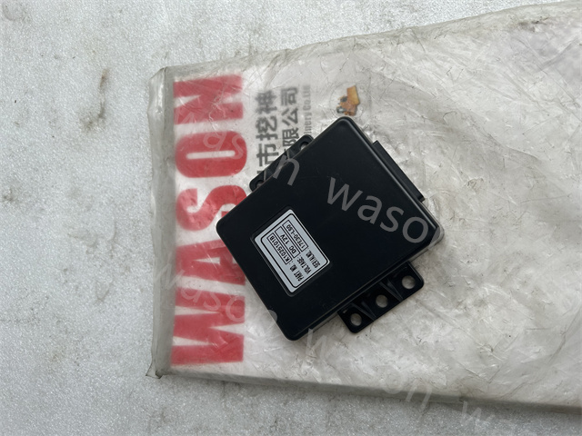 Excavator Controller DX DX55 Control Unit K1025101B 12V Relay and Micro Switch