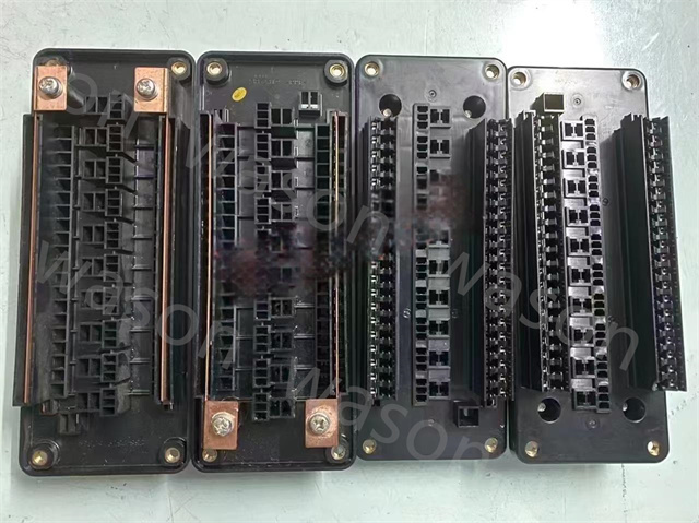 E330E/D2 E336E/D2/ E340D/D2 E345E/D2 E349D/D2  Excavator Fuse Box Assy 238-2319 2382319
