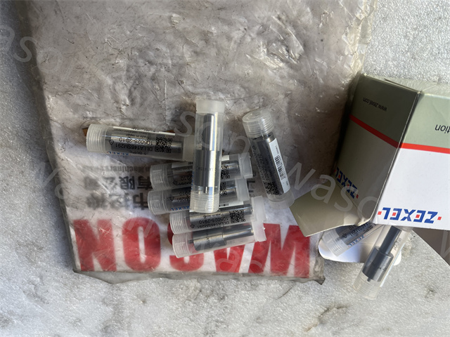 Injector Nozzle 105025-1390 for Engine DH220-5(DB58T) DH58 DH220-V5 DB58T1