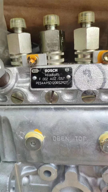 4BT3.9/4D102  Fuel pump 96148645