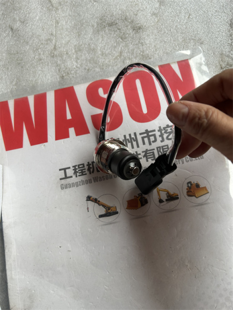 Excavator Engine Oil Level Sensor 213-0677 111-4760 170-9376 2130677  421-7503 4217503 1114760 1709376