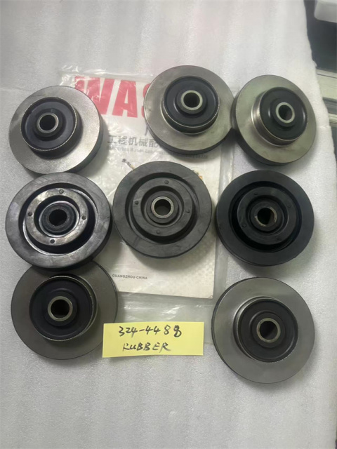 E320D2 Engine Mount   3244488 324-4488