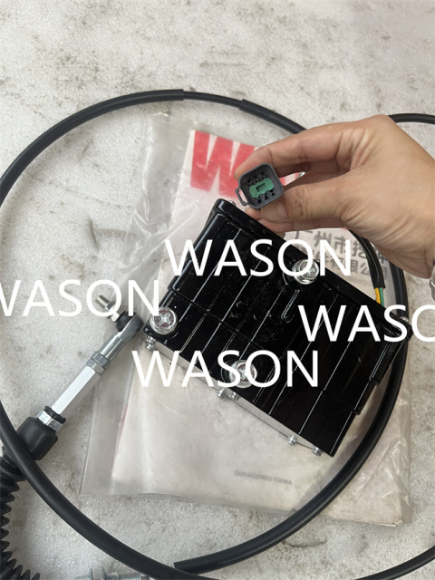 R220-9 Throttle Motor  Short 3 Holes  21NE-32360 21NE-32340