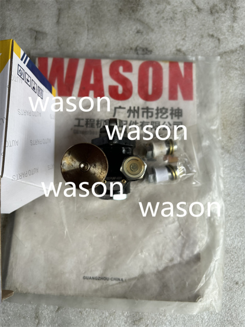 DH220-5 DH225-7 DB58 6BD1 4D31 PC200-3 SH EX200-1-2  Fuel Injection Pump 105220-1570 105220-7230 105220-4561