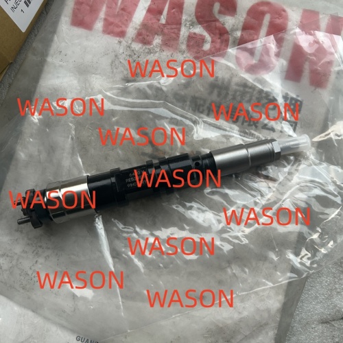 4045/6068  Fuel Injector Assy  60684045 095000-6490 DZ100217 RE529118