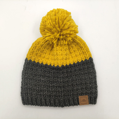 Children pompom beanie