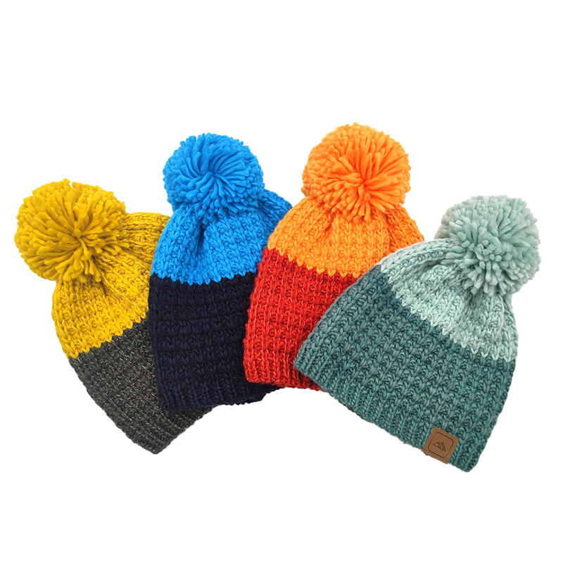 Children pompom beanie