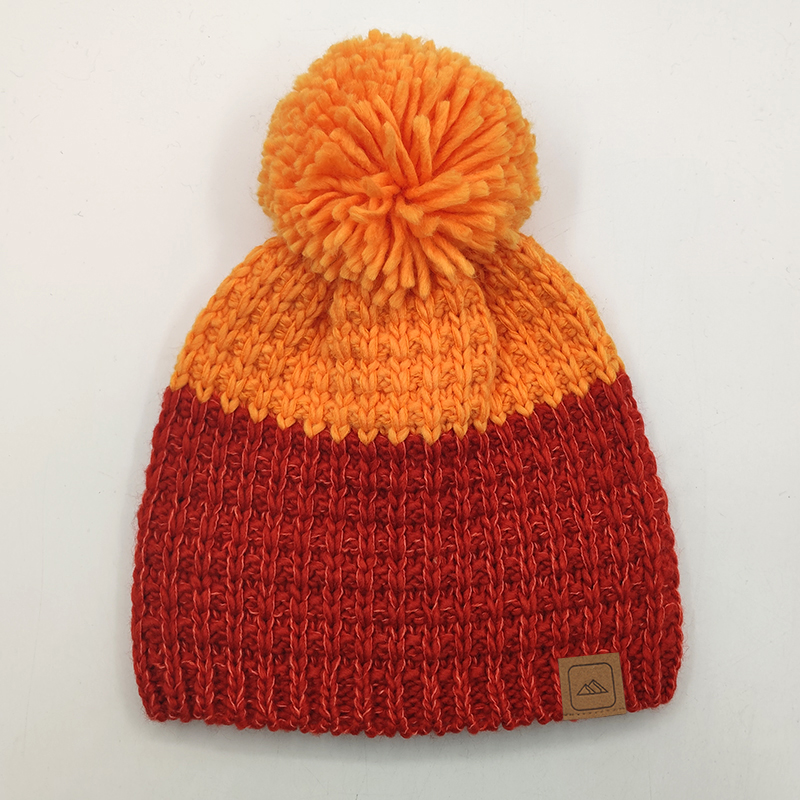 Children pompom beanie