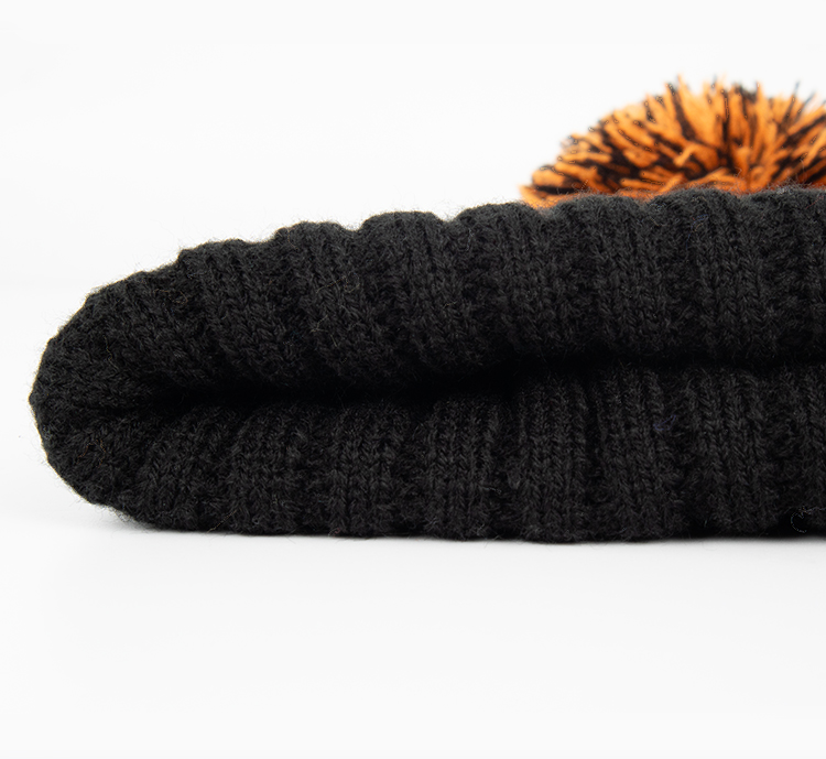 sport-jacquard-pom-beanie