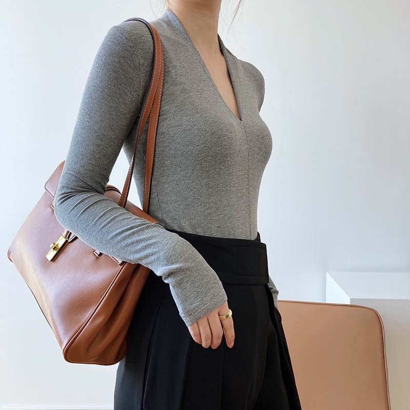 春秋裝新款網紅V領長袖t恤女修身心機內搭打底衫上衣21030602