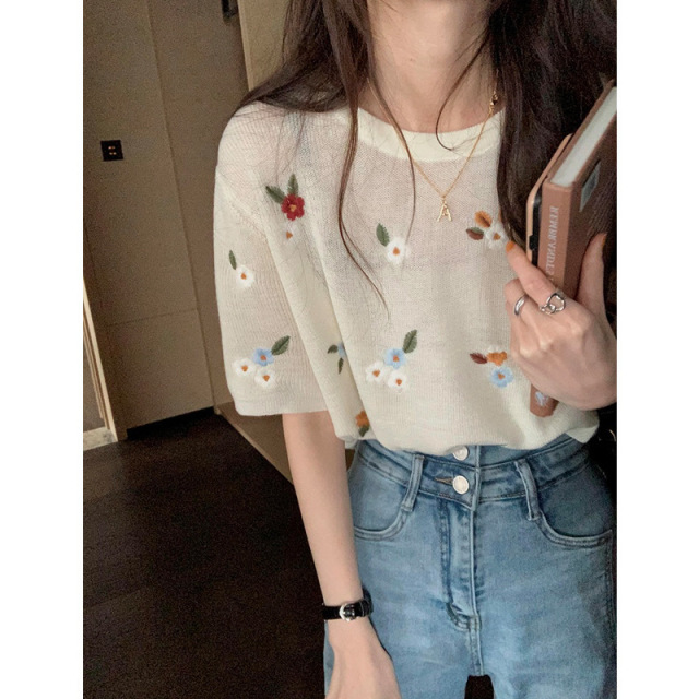 刺繡小花短袖毛衣女新款春夏韓版寬松圓領薄短款顯瘦上衣21042907
