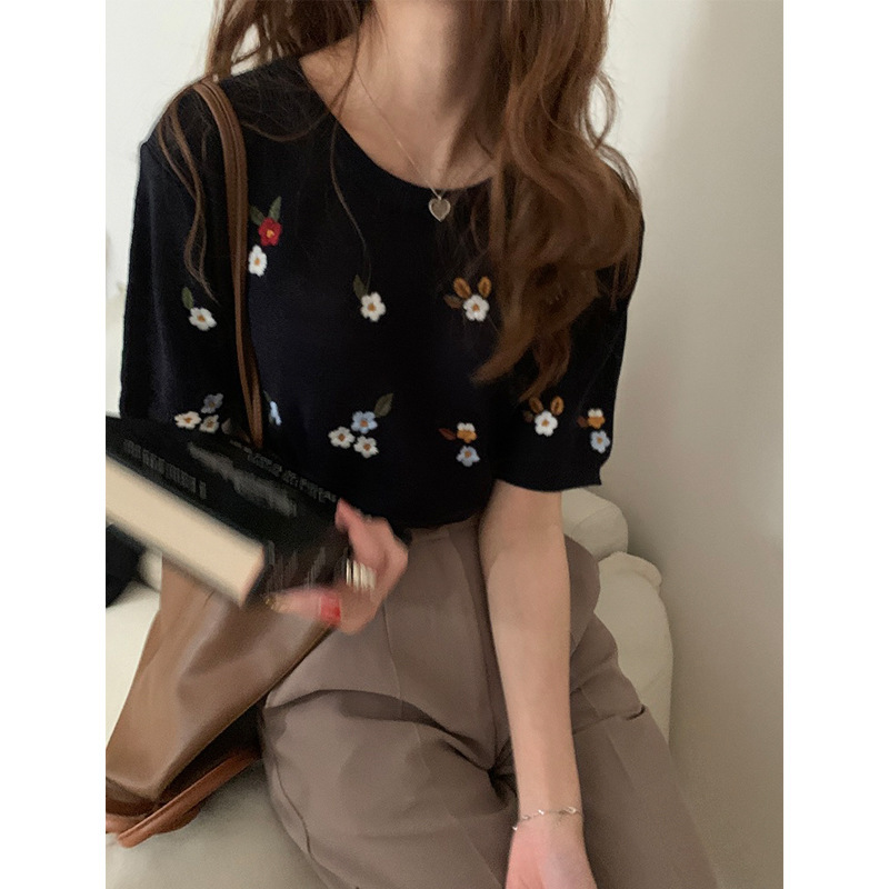 刺繡小花短袖毛衣女新款春夏韓版寬松圓領薄短款顯瘦上衣21042907