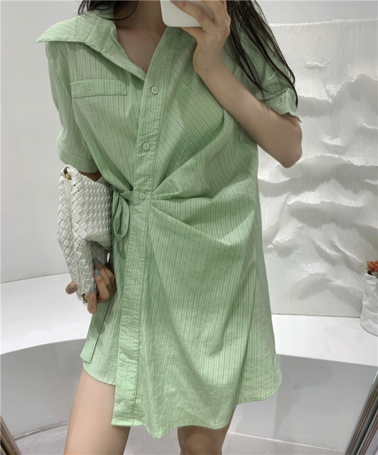 条纹连衣裙女夏季新款收腰显瘦绑带褶皱休闲衬衫裙子21051906