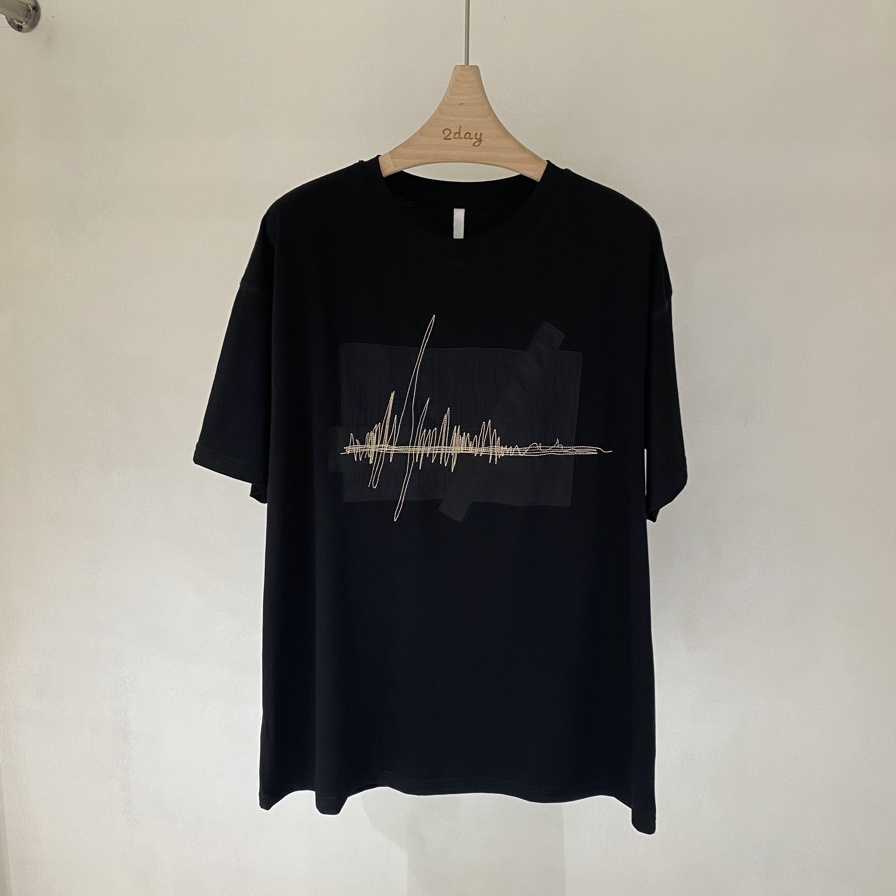 韓國2d新款刺繡曲線圖寬松韓範百搭chic短袖T恤上衣女21060306
