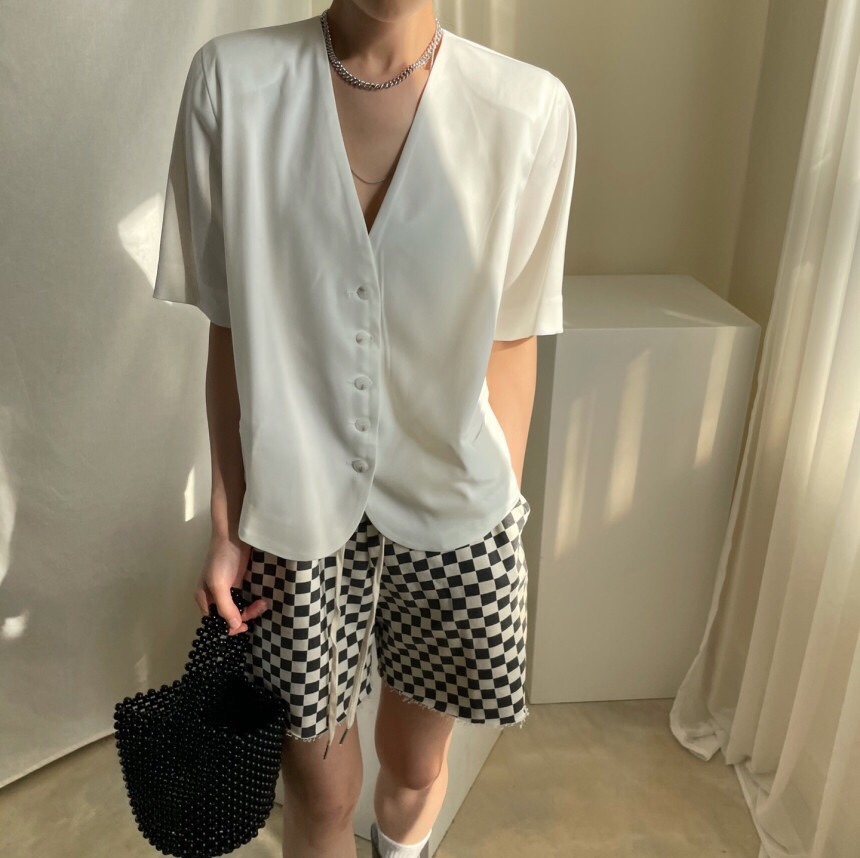 韓國chic夏季簡約復古V領口袋單排扣寬松休閒純色短袖襯衫上衣女21061102