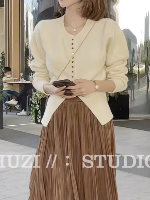 韓系復古設計感溫柔風單排扣開叉針織毛衣上衣22110906
