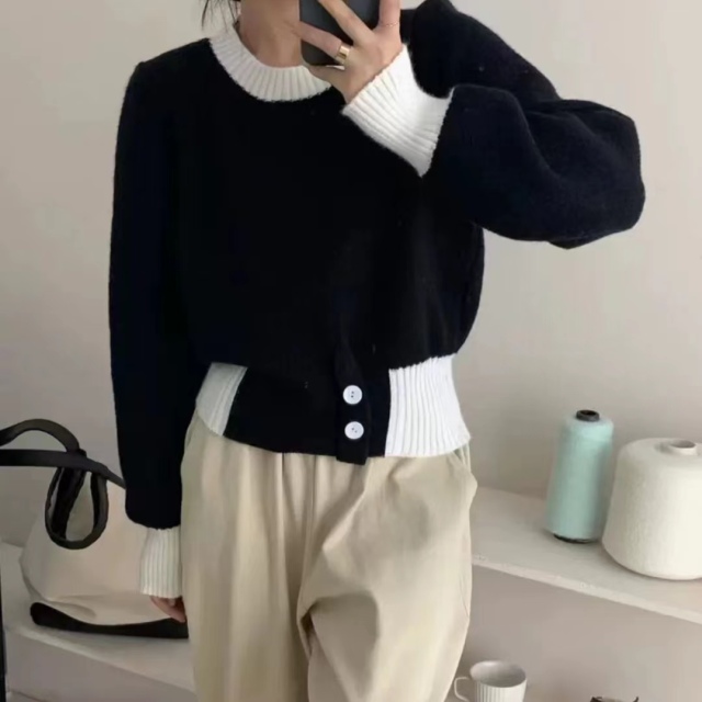 韓版毛衣女撞色紐扣短款冬新款2022時尚洋氣溫柔風軟糯奶系22112007
