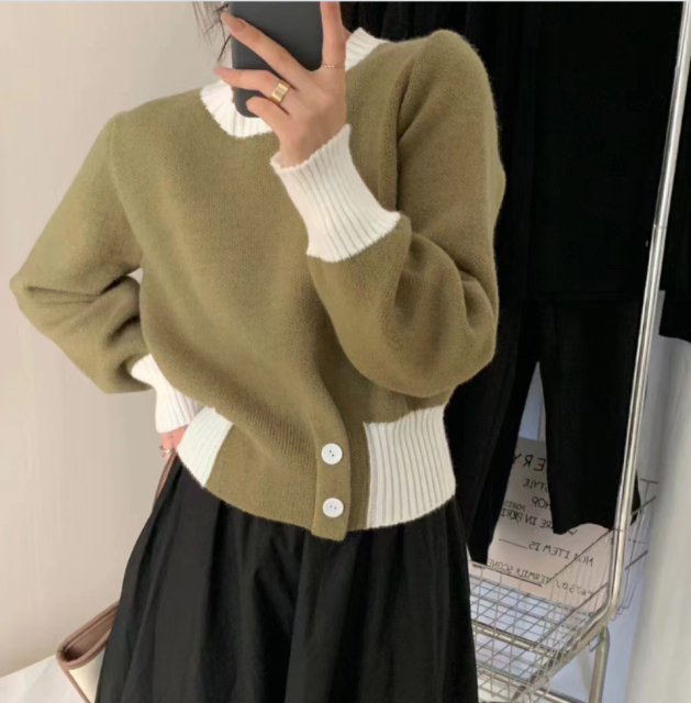 韓版毛衣女撞色紐扣短款冬新款2022時尚洋氣溫柔風軟糯奶系22112007