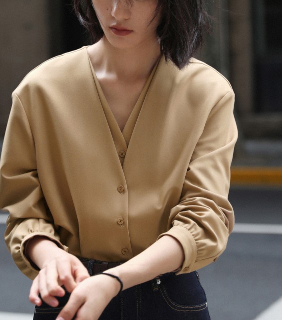 新款上衣法式慵懶立體燈籠袖簡約V領襯衫假兩件上衣女秋冬23011402