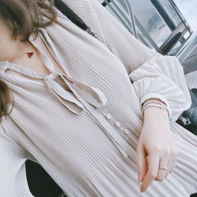 風琴褶多扣系帶襯衫女設計小眾春季寬松長袖襯衣v領雪紡上衣23031202