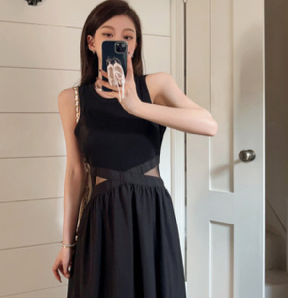 辣妹無袖背心連衣裙女夏季新款裙子鏤空修身高級感收腰中長裙23070302
