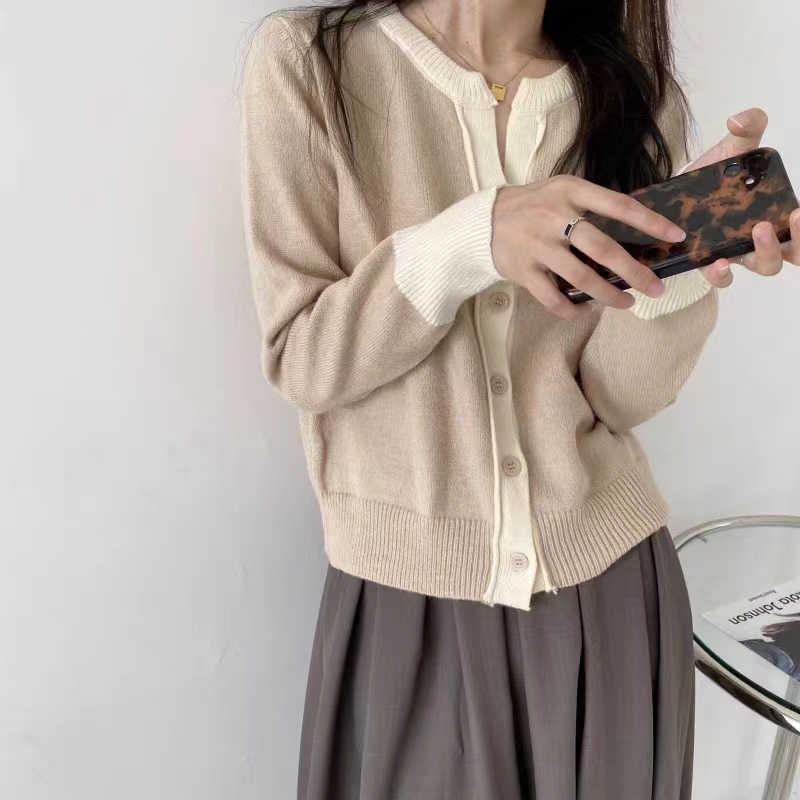 春秋季新款洋氣時尚簡約莫蘭迪色系紐扣設計拼色針織衫毛衣女23090502
