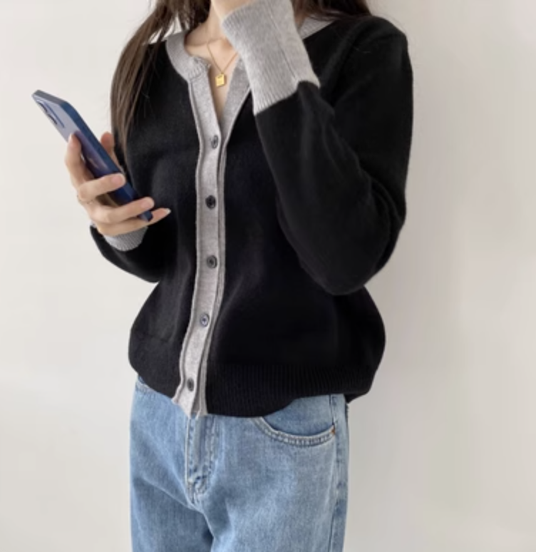 春秋季新款洋氣時尚簡約莫蘭迪色系紐扣設計拼色針織衫毛衣女23090502