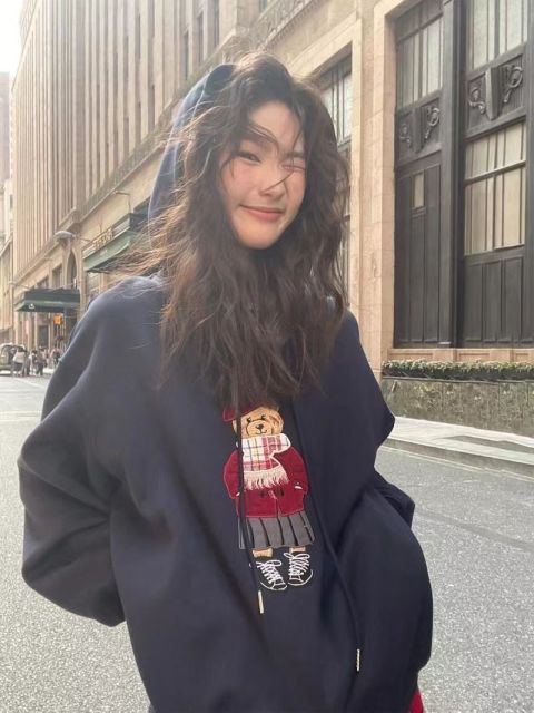 你好卡農原創小熊貼布刺繡可愛衛衣女秋季新款寬松套頭連帽上衣24011702