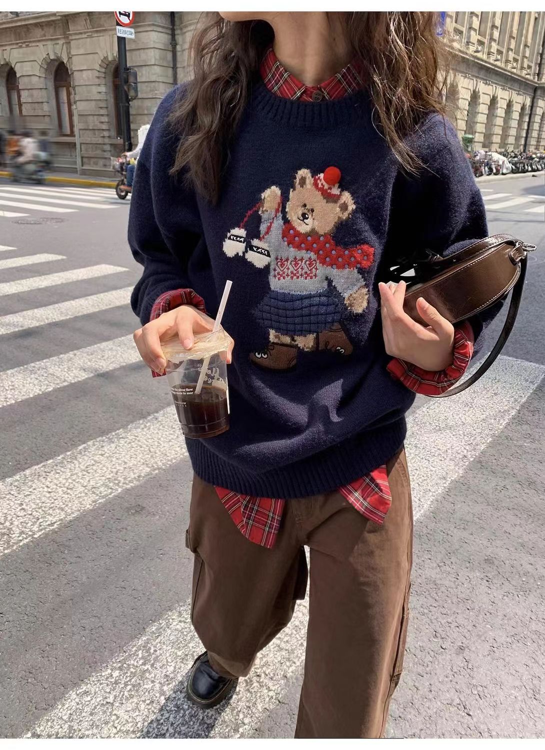 卡通小熊提花圓領毛衣女秋冬休閒減齡長袖針織衫寬松顯瘦日系百搭24011904