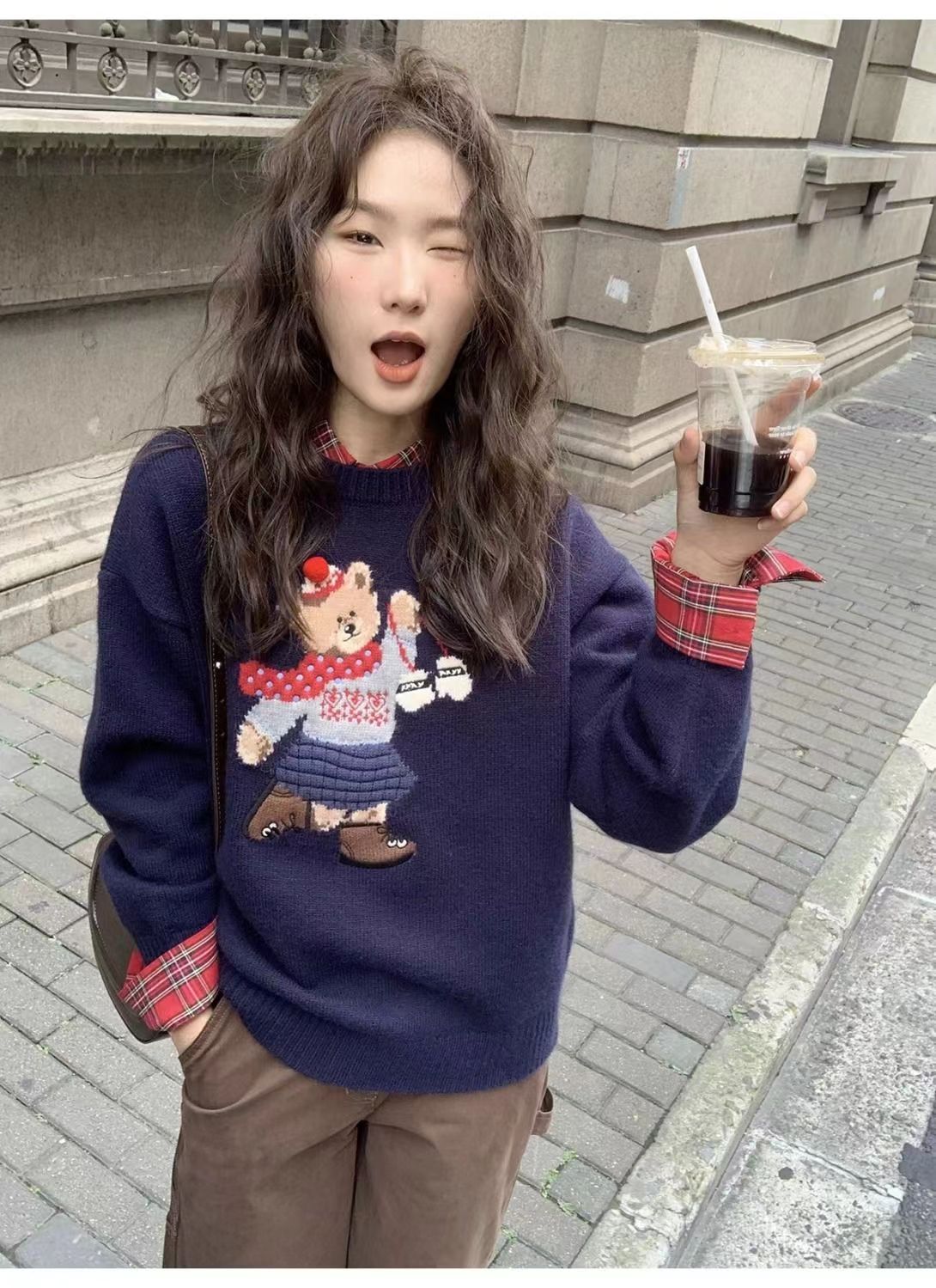 卡通小熊提花圓領毛衣女秋冬休閒減齡長袖針織衫寬松顯瘦日系百搭24011904