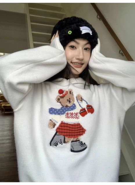 卡通小熊提花圓領毛衣女秋冬休閒減齡長袖針織衫寬松顯瘦日系百搭24011904