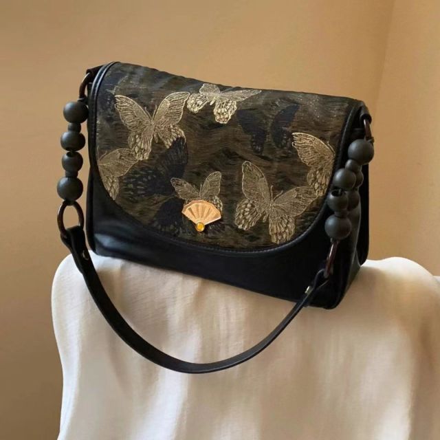 新中式蝶戀花單肩大包包女國風高級感小眾通勤斜挎包24030804