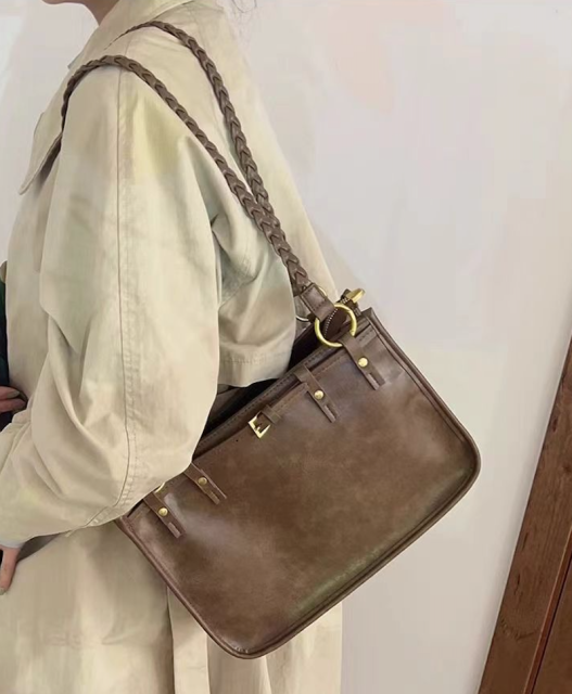 復古通勤包包女新款單肩腋下包上課休閒大容量托特包24041807