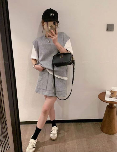 簡約減齡韓版外搭假兩件高腰純色顯瘦寬松夏季休閒衛衣短裙套裝24051707