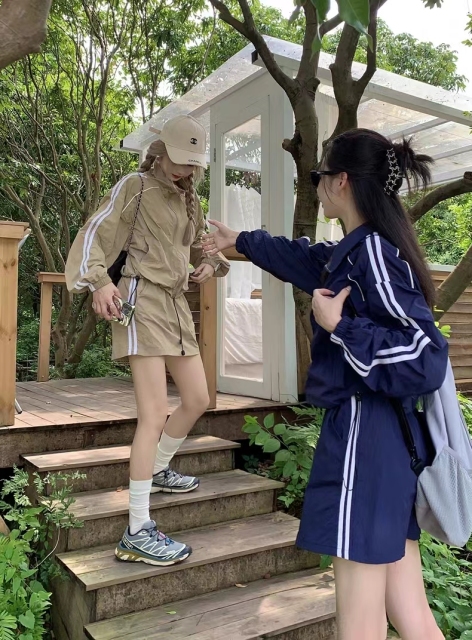 休閒運動套裝女衝鋒衣外套上衣春季穿搭半身裙短裙時尚防曬兩件套24052606